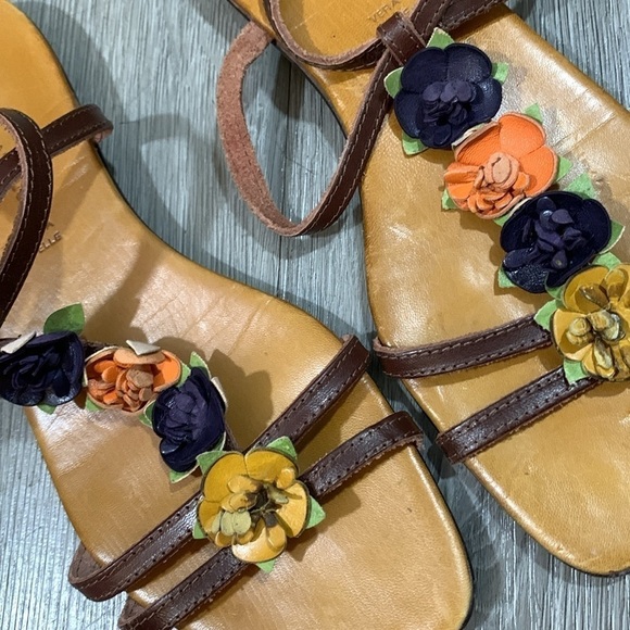 Chocolat Blu Flat Wrap Ankle Brown Leather Multicolor Floral Sandals size. 8.5 - Picture 2 of 11